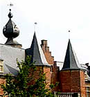 Detalle exterior de castillo belga.