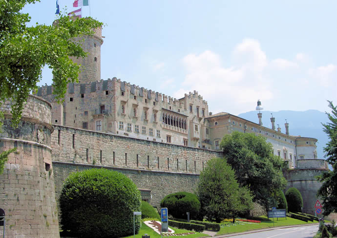 Panormica del castillo de Trento en Italia.