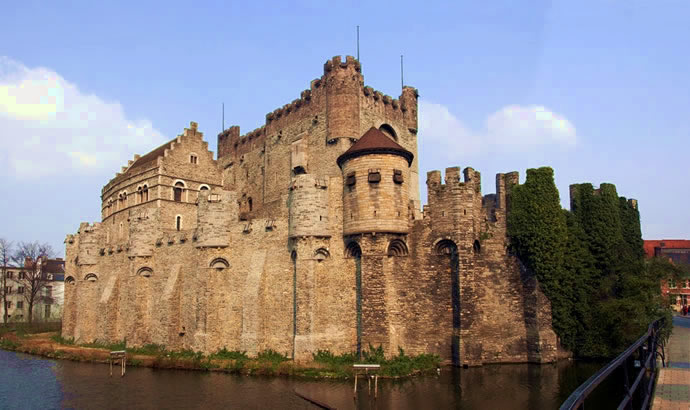 Arquitectura del siglo XII en Flandes, construccin del medioevo.
