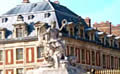 Detalle exterior de palacio francés.