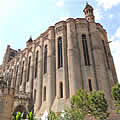 Exterior de catedral de Albi en Francia.