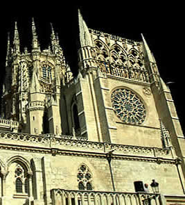 Arquitectura en la fachada principal de Burgos.