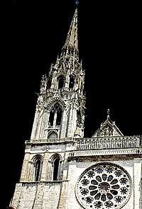 Arquitectura en la torre de Chartres.