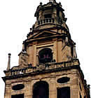 Torre mayor del edificio religioso.