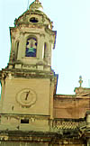 Campanario del monumento religioso historicista.