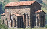 Edificio prerromnico estilo español.