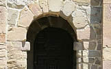 Puerta de la construcción típica de Asturias.