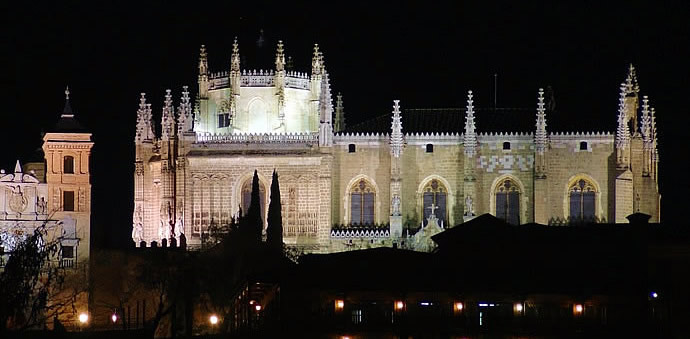 Arquitectura toledana estilo gótico isabelino en el Monasterio de San Juán.