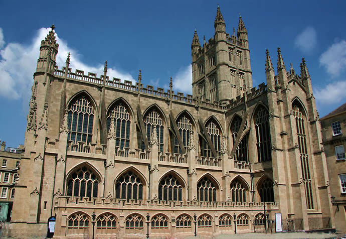 Arquitectura de diseño gótico perpendicular en Bath.